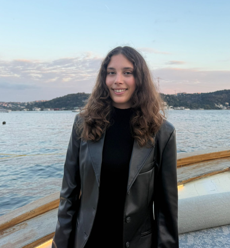 Eylül Özer